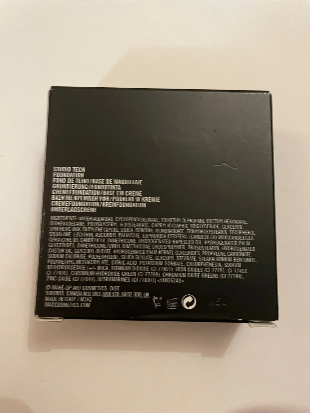 New MAC Cosmetics Studio Tech Foundation NC44
